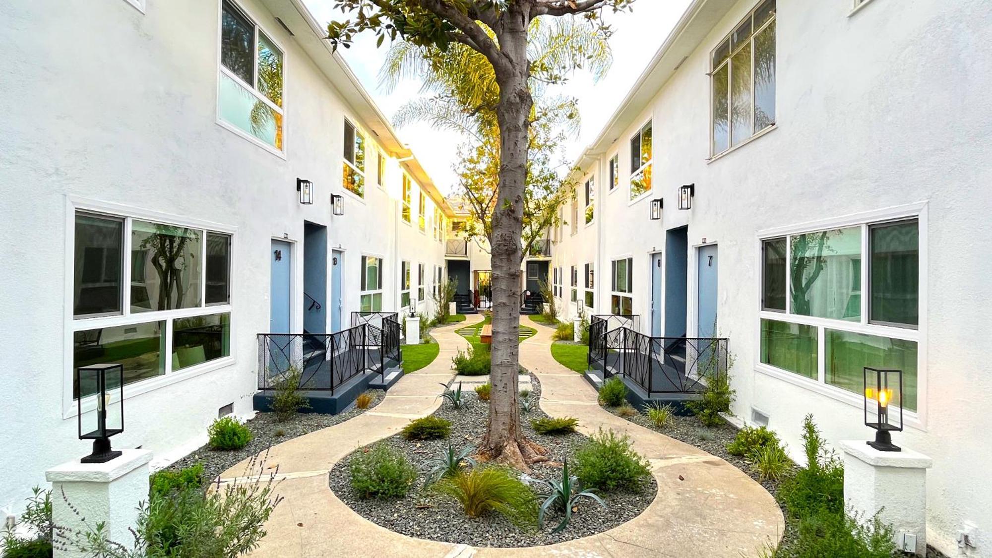 Hollywood/Thai Town Courtyard Apartment لوس أنجلوس المظهر الخارجي الصورة